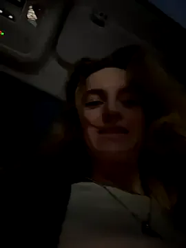 roouse – webcam model profile photo Image 9