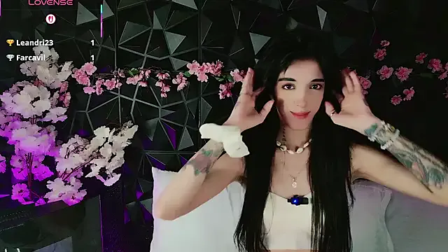 zui_lu – webcam model profile photo Image 15