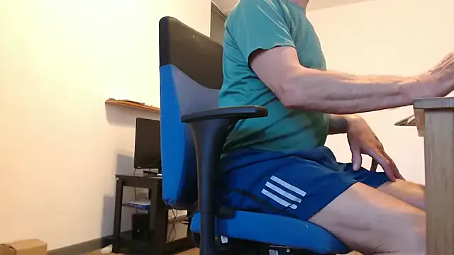  – webcam model profile photo Image 7