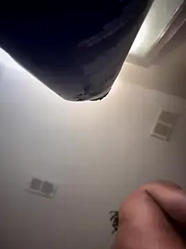 roouse – webcam model profile photo Image 12