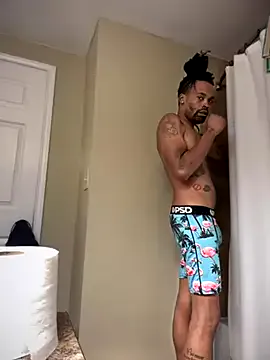 roouse – webcam model profile photo Image 13