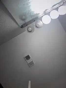 roouse – webcam model profile photo Image 14