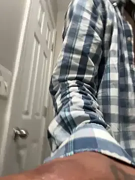 roouse – webcam model profile photo Image 4