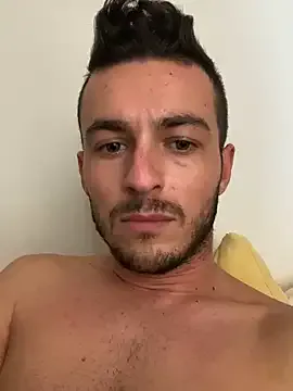 roouse – webcam model profile photo Image 3