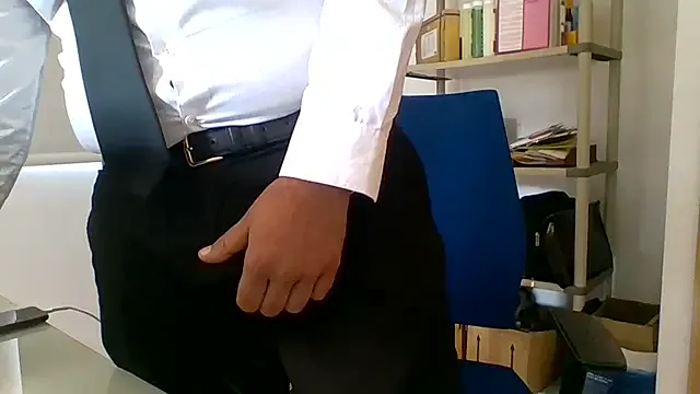  – webcam model profile photo Image 19