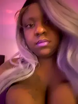 Megu_Melon – webcam model profile photo Image 11