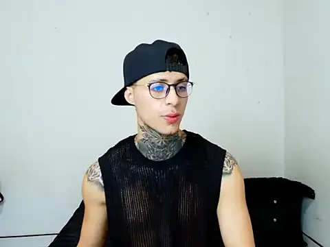 SheenaBrooke – webcam model profile photo Image 5