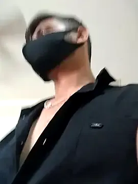 roouse – webcam model profile photo Image 6