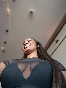 roouse – webcam model profile photo Image 10