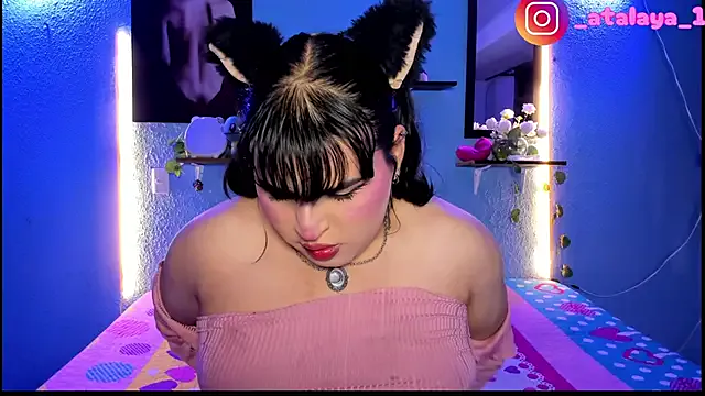 roouse – webcam model profile photo Image 3