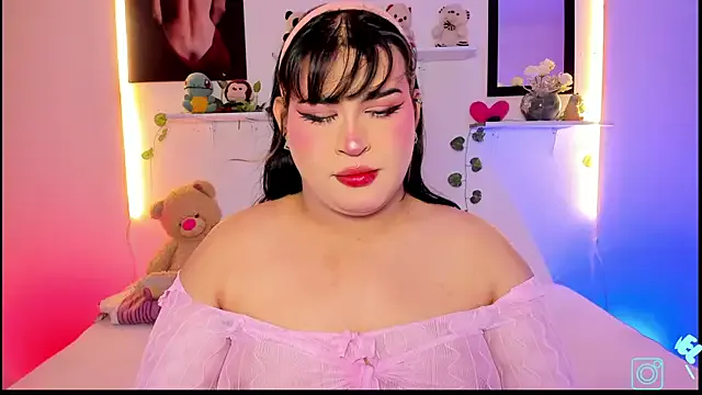 roouse – webcam model profile photo Image 4