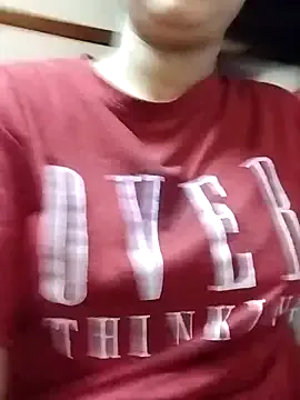 roouse – webcam model profile photo Image 11