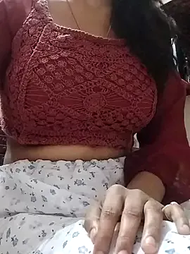 roouse – webcam model profile photo Image 4