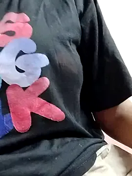 roouse – webcam model profile photo Image 8