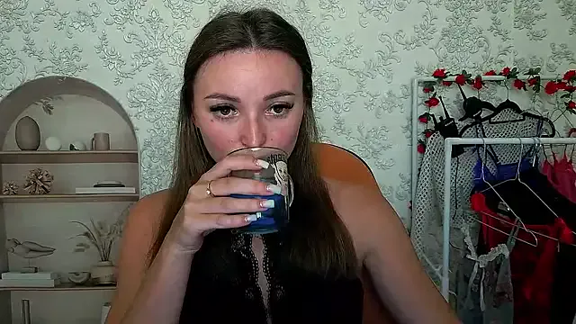 OliviaaFischer – webcam model profile photo Image 17