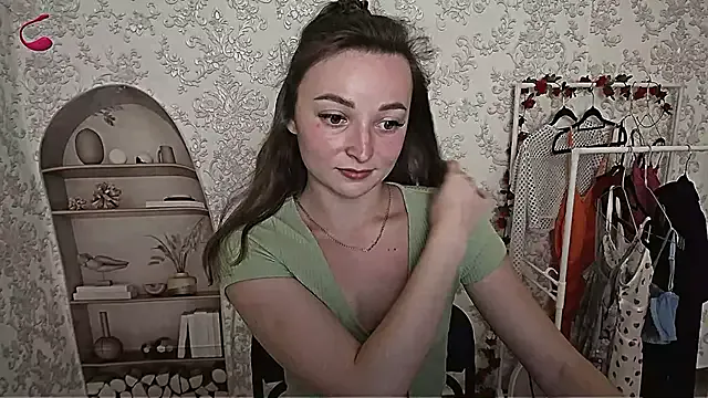 OliviaaFischer – webcam model profile photo Image 5