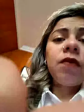 roouse – webcam model profile photo Image 9