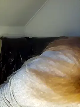 _Julie_x Image 4