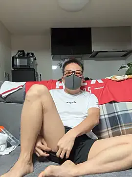 roouse – webcam model profile photo Image 17