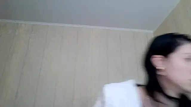 maataaan – webcam model profile photo Image 16