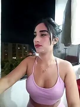 FroggyAnna – webcam model profile photo Image 2