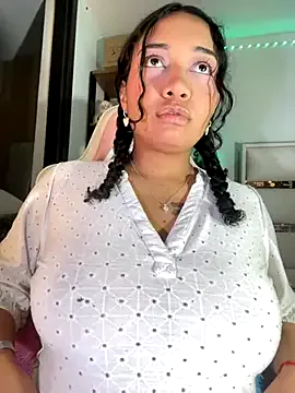 _Alice_1 – webcam model profile photo Image 18