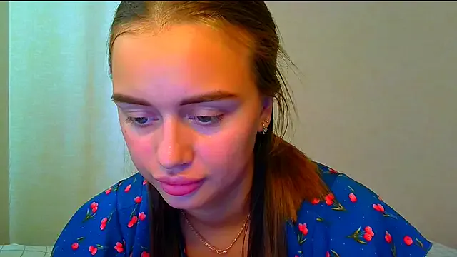  – webcam model profile photo Image 10