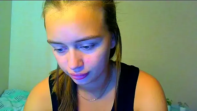  – webcam model profile photo Image 14