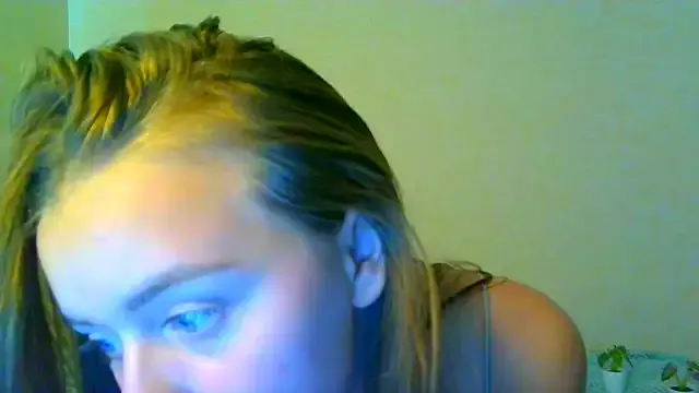  – webcam model profile photo Image 17