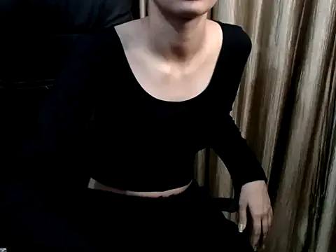RuslanaXX – webcam model profile photo Image 3