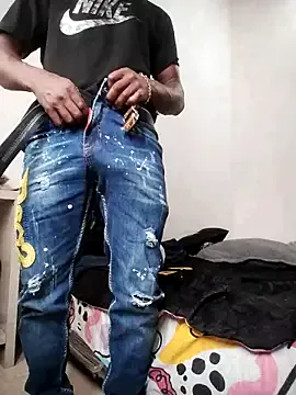 zui_lu – webcam model profile photo Image 5