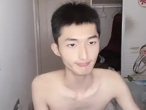  – webcam model profile photo Image 4