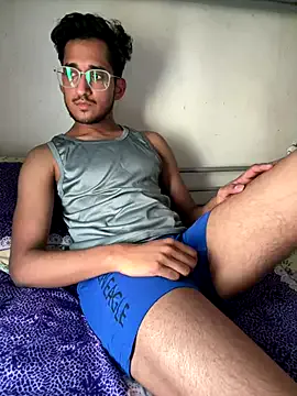 roouse – webcam model profile photo Image 12