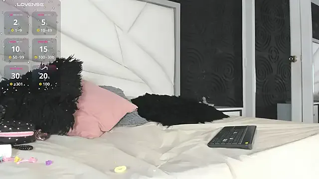 LushianaFitness – webcam model profile photo Image 7