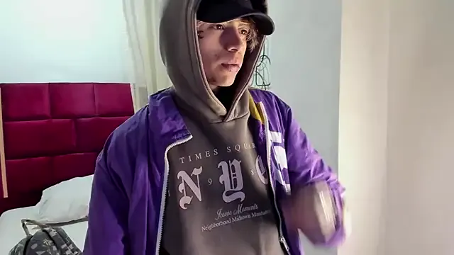 seraphine23 – webcam model profile photo Image 14