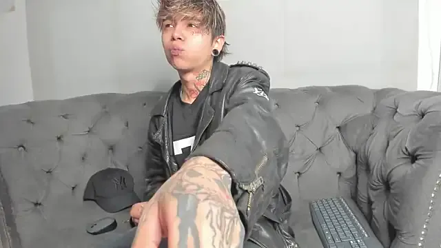 seraphine23 – webcam model profile photo Image 8