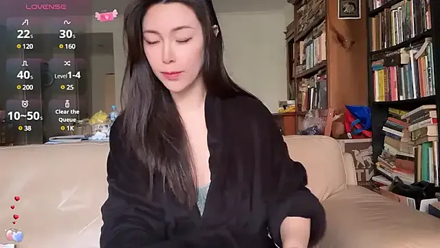 roouse – webcam model profile photo Image 6