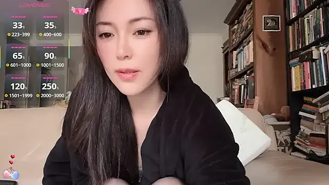 roouse – webcam model profile photo Image 9