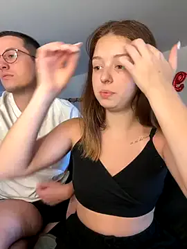 roouse – webcam model profile photo Image 10