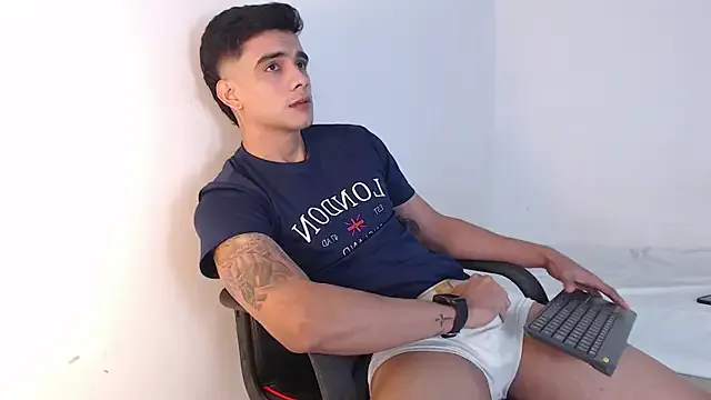 hana-08787- – webcam model profile photo Image 16