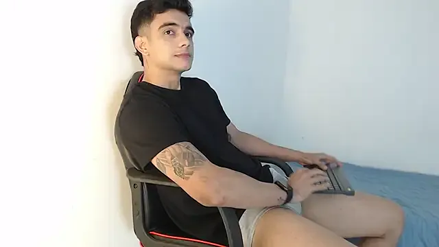 hana-08787- – webcam model profile photo Image 4