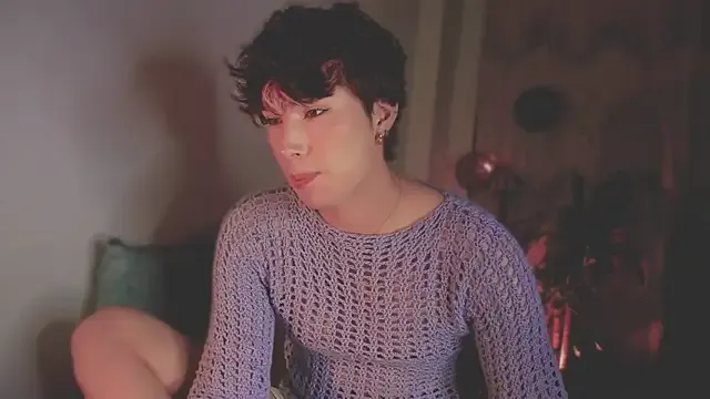 Paidbat – webcam model profile photo Image 4