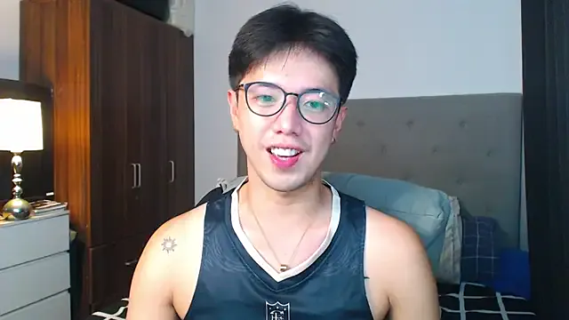 STxuguanhan – webcam model profile photo Image 7