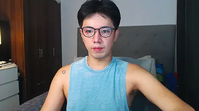 STxuguanhan – webcam model profile photo Image 8