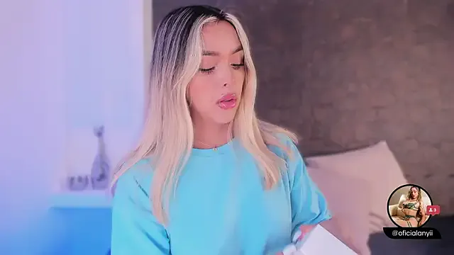 Nonchan_ – webcam model profile photo Image 17