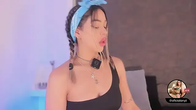 Nonchan_ – webcam model profile photo Image 7