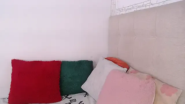 Megu_Melon – webcam model profile photo Image 3