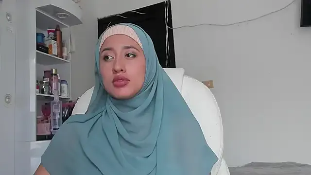 Nonchan_ – webcam model profile photo Image 11