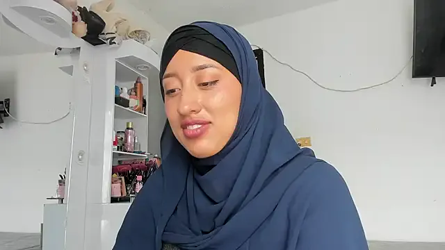 Nonchan_ – webcam model profile photo Image 17