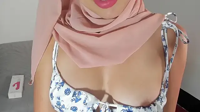 Nonchan_ – webcam model profile photo Image 6